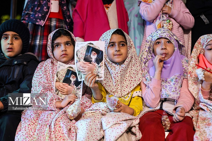 اجتماع دختران کشور دوست