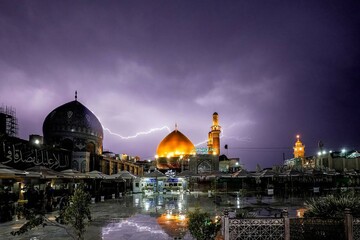 رعد و برق بر فراز حرم امامین عسکریین علیهما السلام