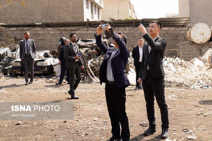 بازدید سفرا از مناطق آسیب دیده در جنگ رمضان