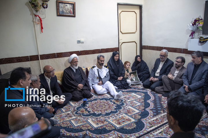 دیدار مسئولان کرمانشاه با جانباز ناوشکن دنا