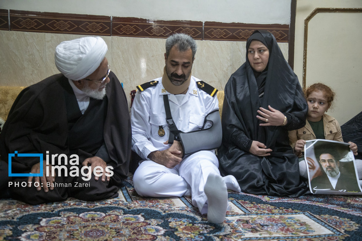 دیدار مسئولان کرمانشاه با جانباز ناوشکن دنا