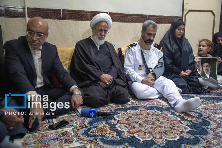 دیدار مسئولان کرمانشاه با جانباز ناوشکن دنا