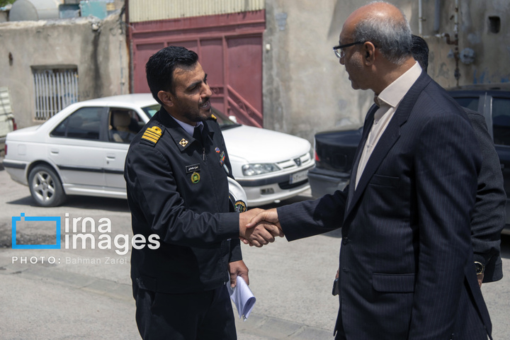 دیدار مسئولان کرمانشاه با جانباز ناوشکن دنا