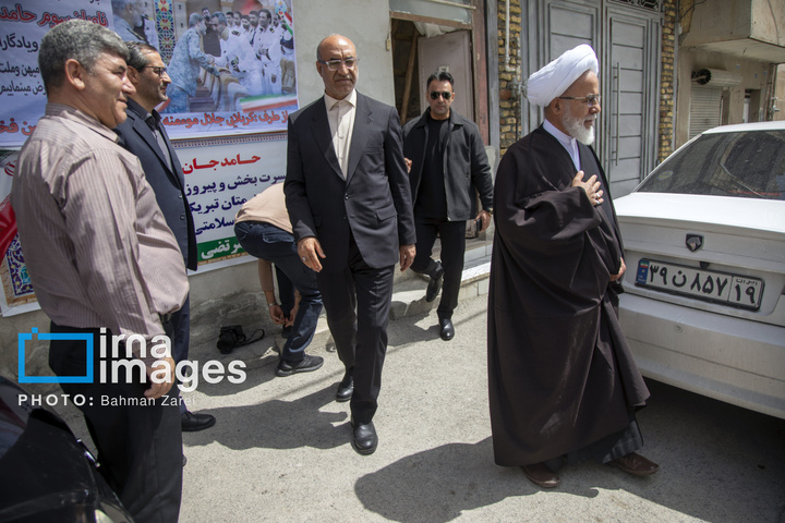 دیدار مسئولان کرمانشاه با جانباز ناوشکن دنا