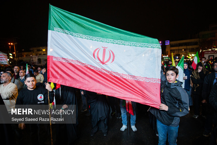 اجتماع حمایت از رزمندگان در مقابله با دشمن آمریکایی - صهیونی