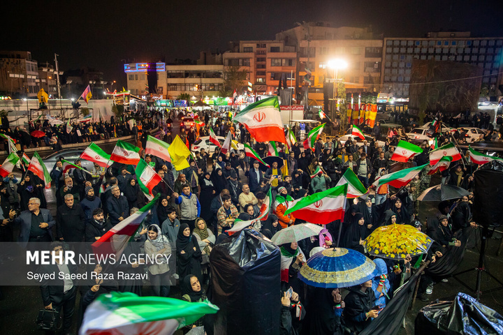 اجتماع حمایت از رزمندگان در مقابله با دشمن آمریکایی - صهیونی