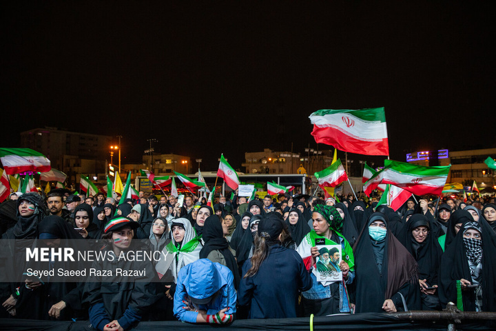 اجتماع حمایت از رزمندگان در مقابله با دشمن آمریکایی - صهیونی