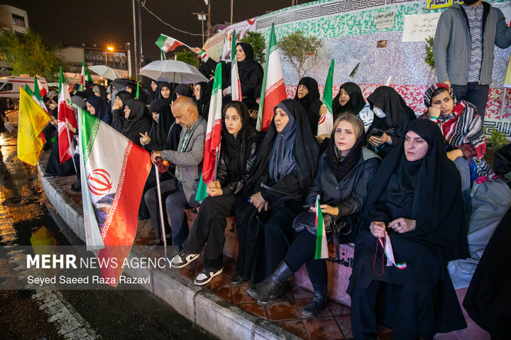 اجتماع حمایت از رزمندگان در مقابله با دشمن آمریکایی - صهیونی