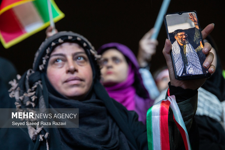 اجتماع حمایت از رزمندگان در مقابله با دشمن آمریکایی - صهیونی