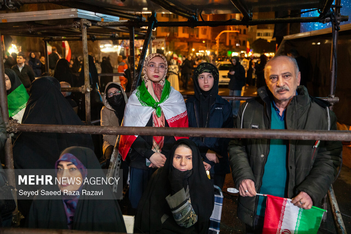 اجتماع حمایت از رزمندگان در مقابله با دشمن آمریکایی - صهیونی