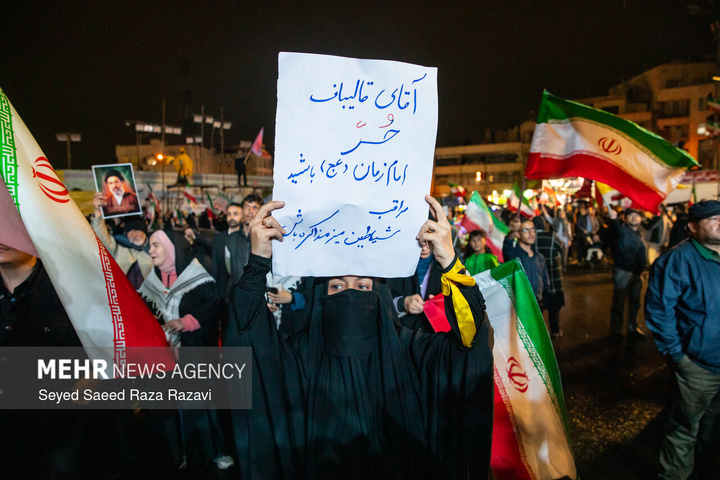 اجتماع حمایت از رزمندگان در مقابله با دشمن آمریکایی - صهیونی