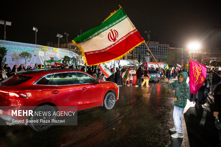 اجتماع حمایت از رزمندگان در مقابله با دشمن آمریکایی - صهیونی