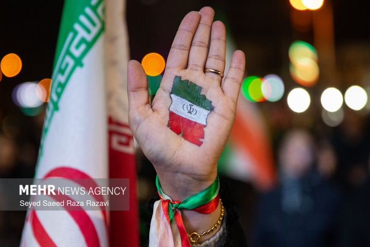 اجتماع حمایت از رزمندگان در مقابله با دشمن آمریکایی - صهیونی