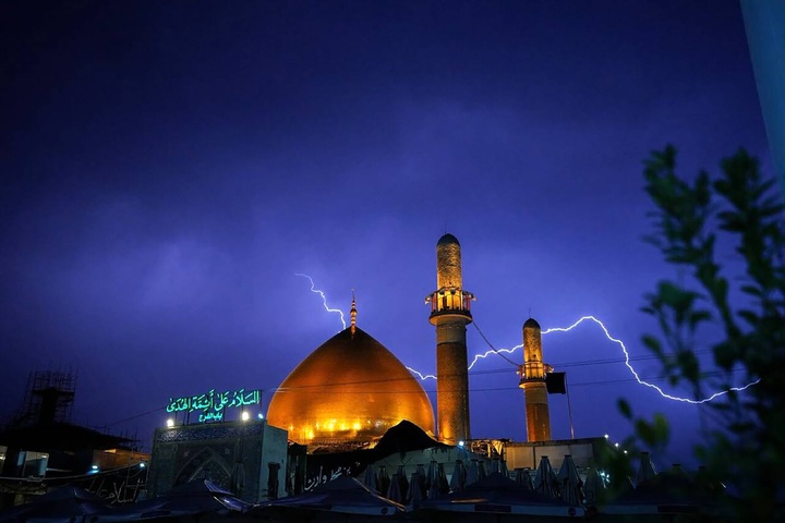 رعد و برق بر فراز حرم امامین عسکریین علیهما السلام