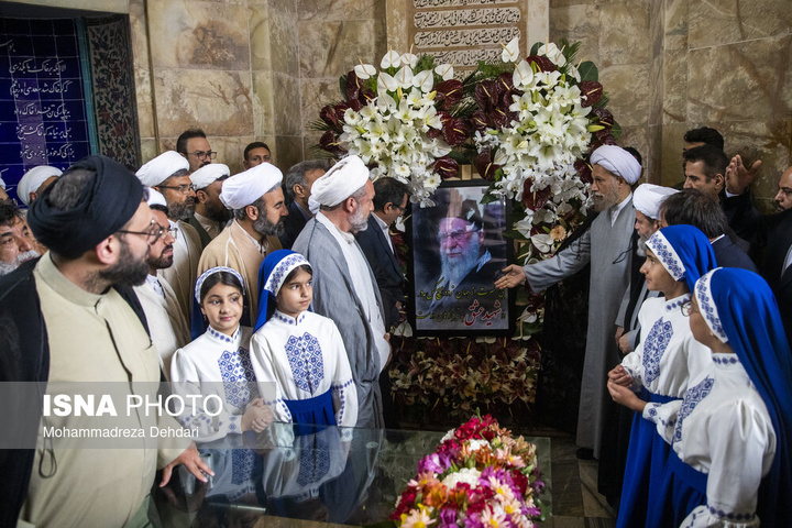 گلباران آرامگاه شیخ اجل «سعدی شیرازی»