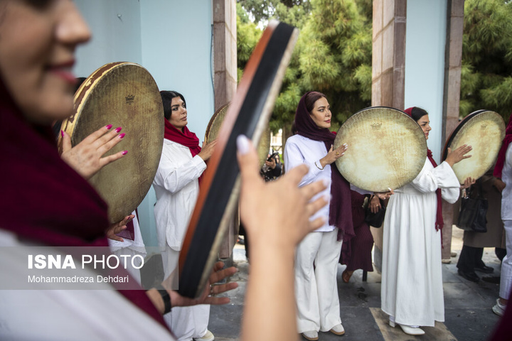 گلباران آرامگاه شیخ اجل «سعدی شیرازی»