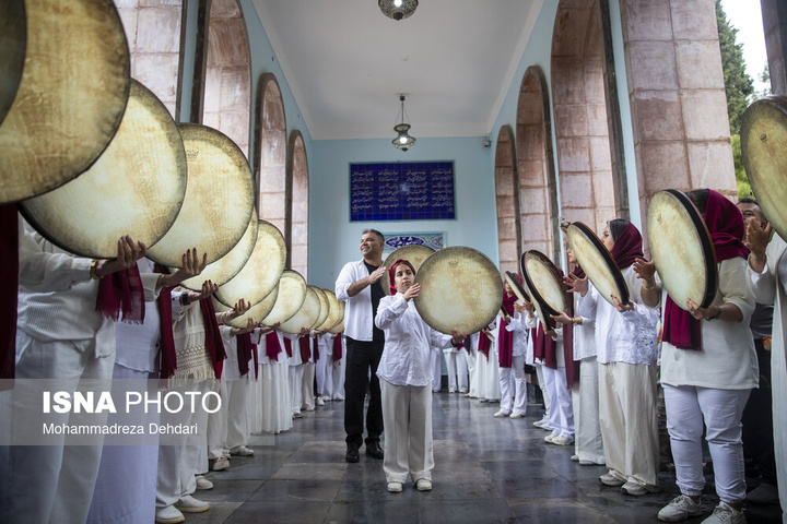 گلباران آرامگاه شیخ اجل «سعدی شیرازی»
