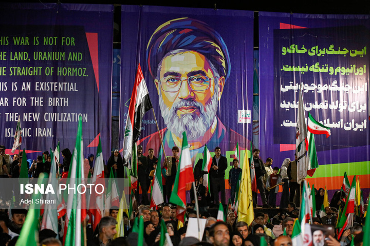 تجمع شبانه مردم در حمایت از مدافعان وطن - اصفهان