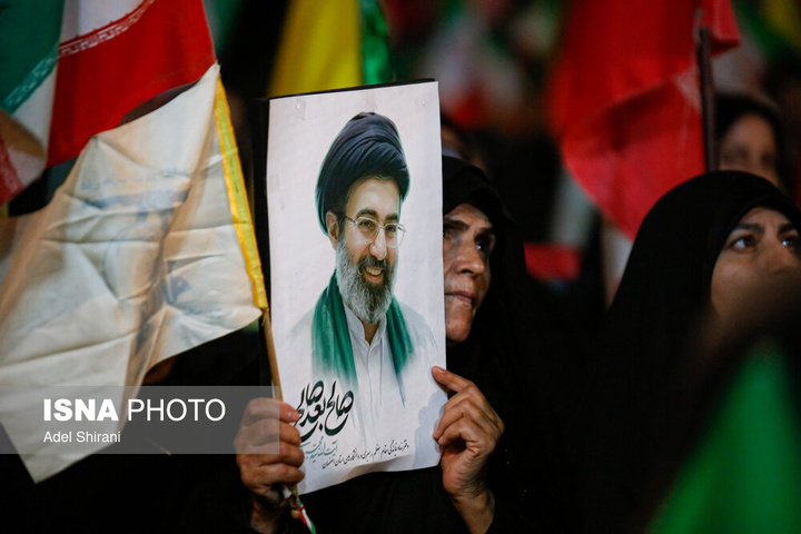 تجمع شبانه مردم در حمایت از مدافعان وطن - اصفهان