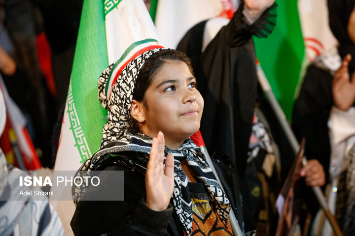 تجمع شبانه مردم در حمایت از مدافعان وطن - اصفهان