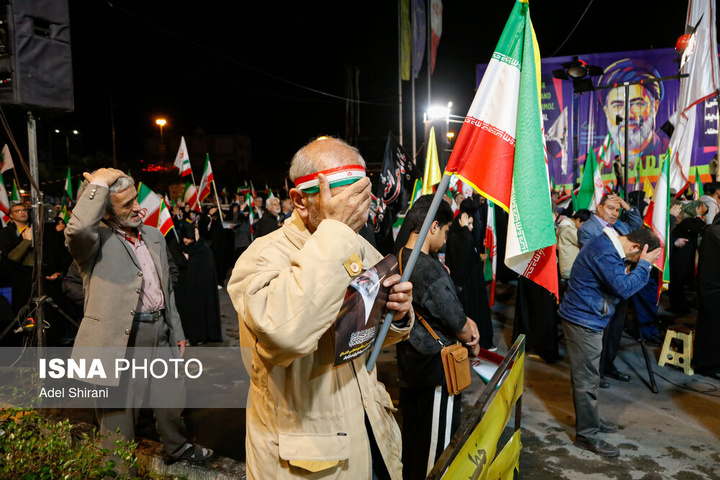 تجمع شبانه مردم در حمایت از مدافعان وطن - اصفهان