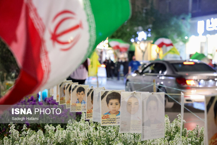 تجمع شبانه مردم در حمایت از مدافعان وطن - مشهد