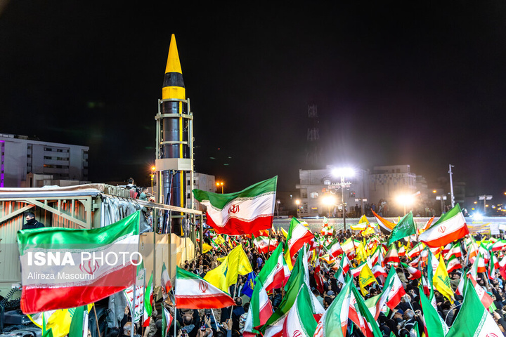 تجمع شبانه مردم در حمایت از مدافعان وطن - تهران