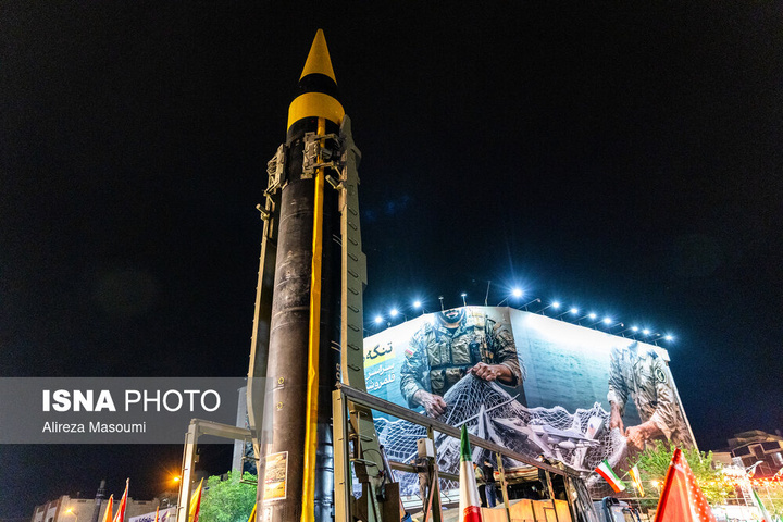 تجمع شبانه مردم در حمایت از مدافعان وطن - تهران