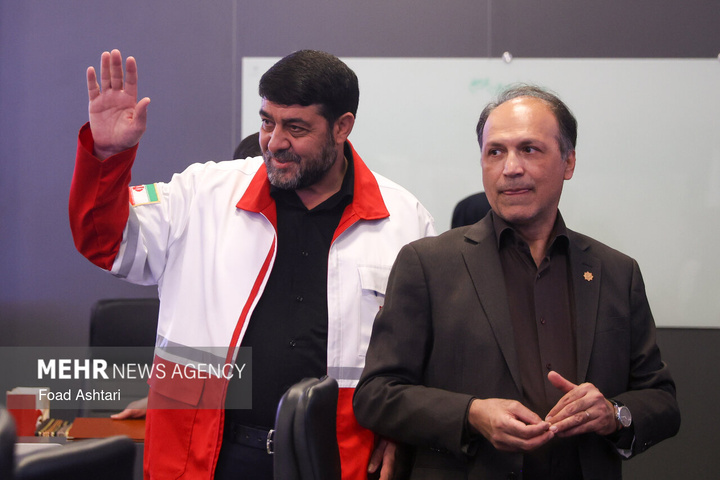 آیین تجلیل از کادر امداد و سلامت