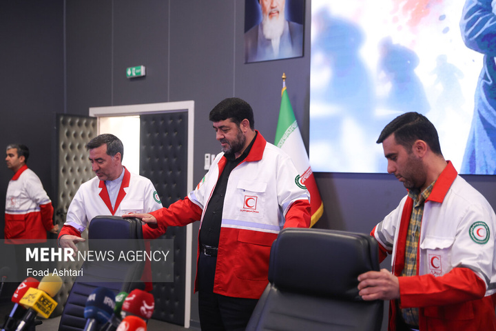 آیین تجلیل از کادر امداد و سلامت