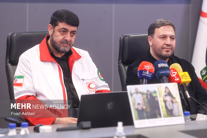 آیین تجلیل از کادر امداد و سلامت