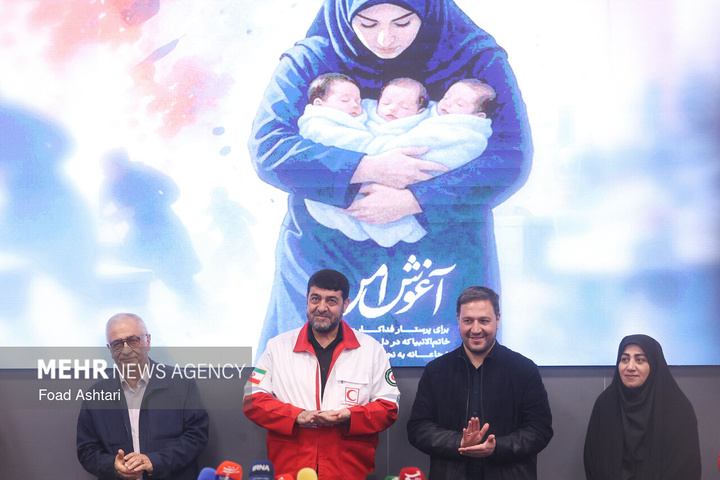 آیین تجلیل از کادر امداد و سلامت