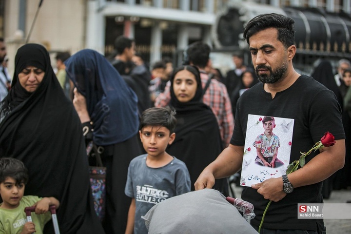 استقبال از خانواده‌ شهدای مدرسه شجره طیبه میناب در مشهد