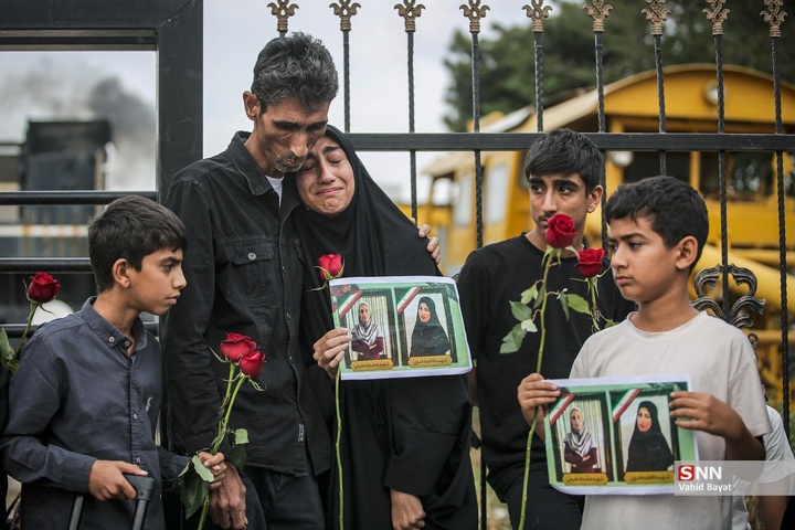 استقبال از خانواده‌ شهدای مدرسه شجره طیبه میناب در مشهد