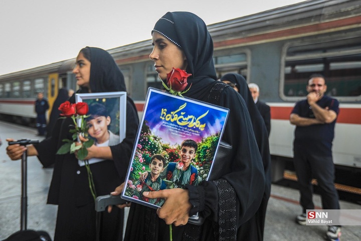 استقبال از خانواده‌ شهدای مدرسه شجره طیبه میناب در مشهد