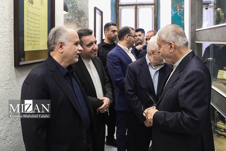 آیین اهدای سند مالکیت کاخ گلستان