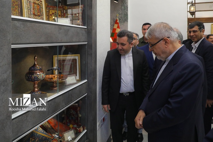 آیین اهدای سند مالکیت کاخ گلستان