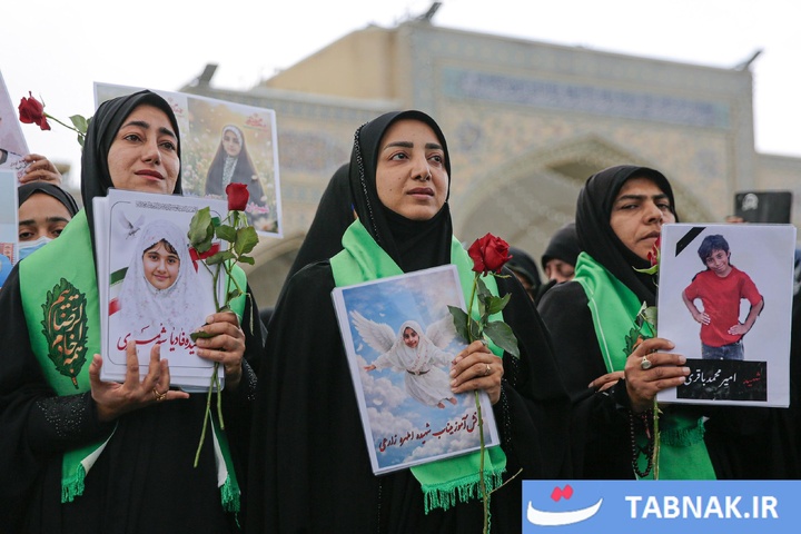 سفر خانواده شهدای میناب به حریمِ امام رئوف