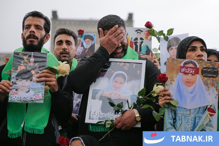 سفر خانواده شهدای میناب به حریمِ امام رئوف