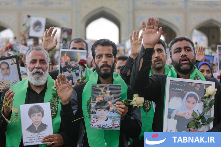 سفر خانواده شهدای میناب به حریمِ امام رئوف