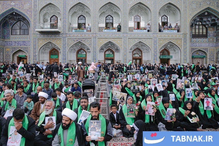 سفر خانواده شهدای میناب به حریمِ امام رئوف