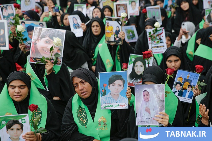 سفر خانواده شهدای میناب به حریمِ امام رئوف