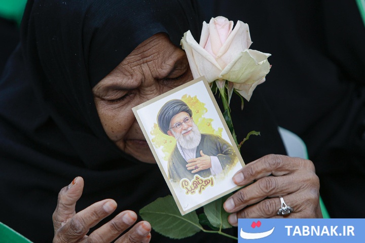 سفر خانواده شهدای میناب به حریمِ امام رئوف