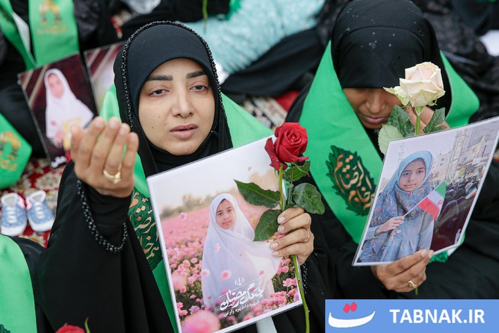 سفر خانواده شهدای میناب به حریمِ امام رئوف