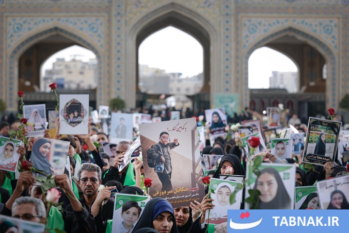 سفر خانواده شهدای میناب به حریمِ امام رئوف