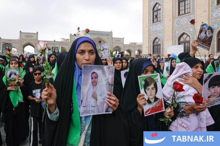 سفر خانواده شهدای میناب به حریمِ امام رئوف