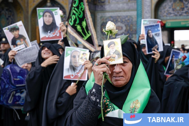 سفر خانواده شهدای میناب به حریمِ امام رئوف