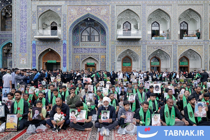 سفر خانواده شهدای میناب به حریمِ امام رئوف