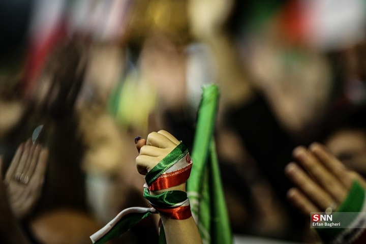 اجتماع شبانه مردم در حمایت از مدافعان وطن / میدان ونک