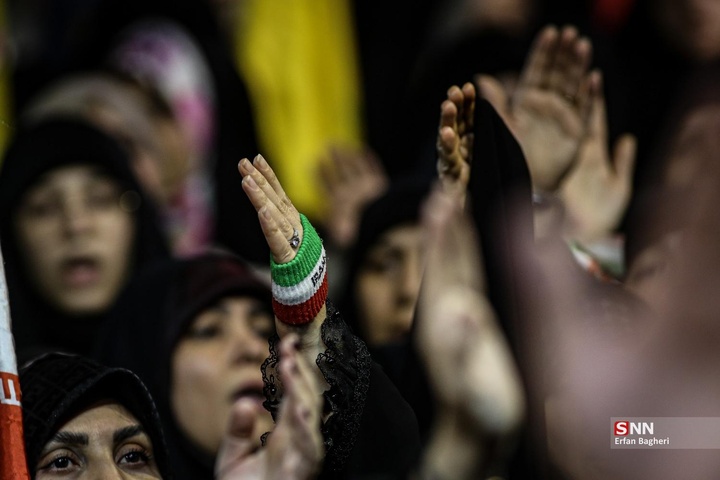 اجتماع شبانه مردم در حمایت از مدافعان وطن / میدان ونک